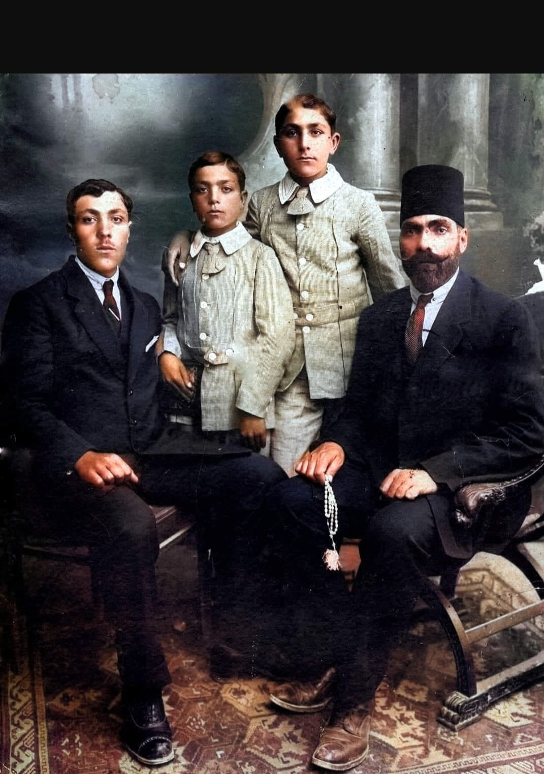 صورة للباشا سليم خليل المرار العزيزات وثلاثة من ابنائه
